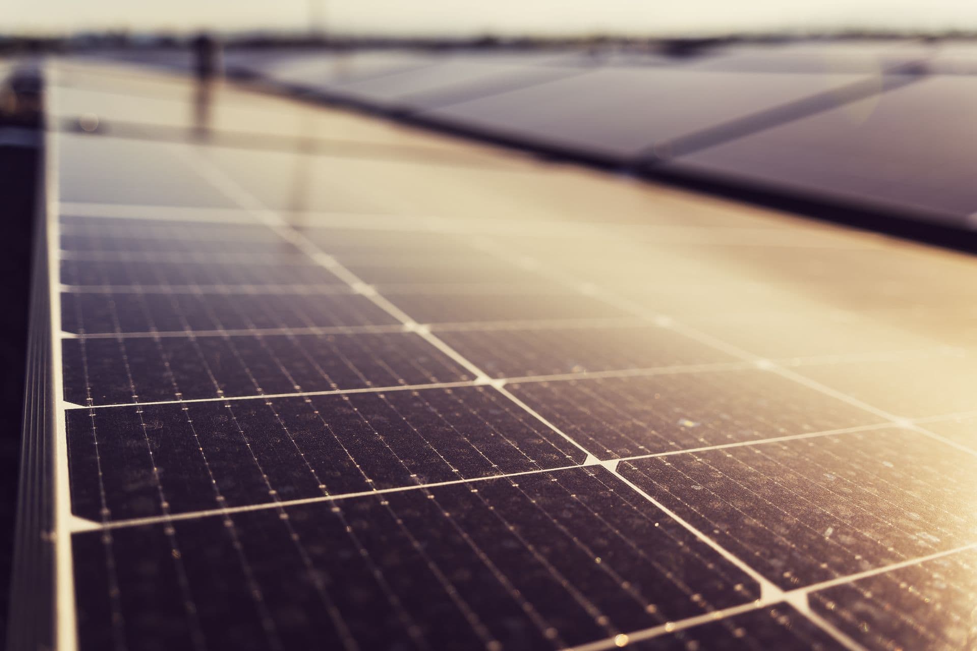 Hybrid solar system with battery backup on a rooftop